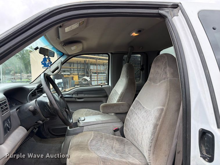 image for item FK3100 1999 Ford F250 Super Duty XLT Ext. Cab truck cab and chassis
