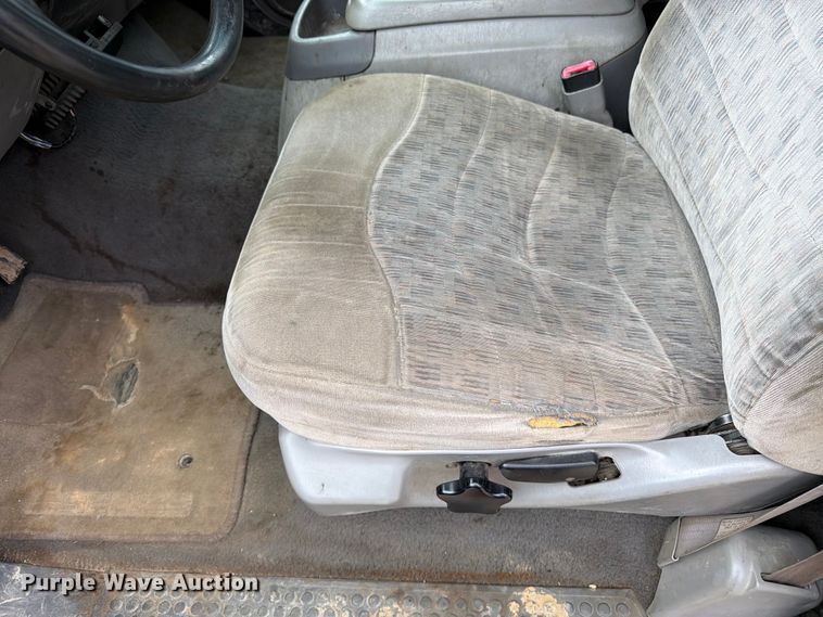 image for item FK3100 1999 Ford F250 Super Duty XLT Ext. Cab truck cab and chassis