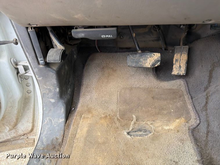image for item FK3100 1999 Ford F250 Super Duty XLT Ext. Cab truck cab and chassis