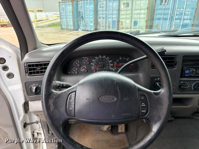 image for item FK3100 1999 Ford F250 Super Duty XLT Ext. Cab truck cab and chassis