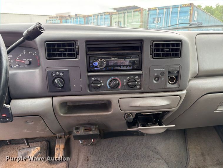 image for item FK3100 1999 Ford F250 Super Duty XLT Ext. Cab truck cab and chassis