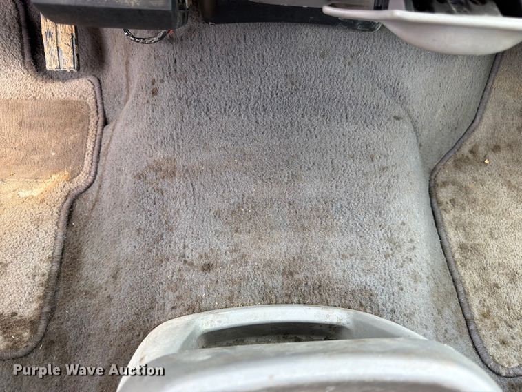 image for item FK3100 1999 Ford F250 Super Duty XLT Ext. Cab truck cab and chassis