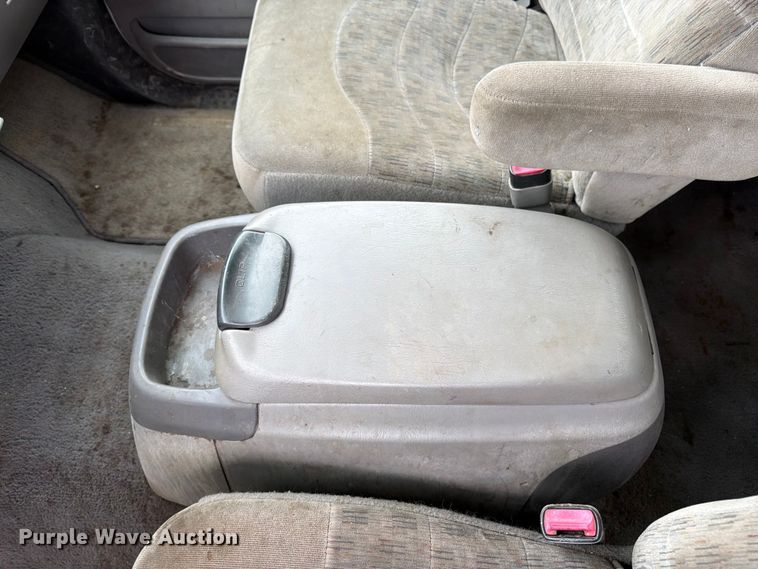image for item FK3100 1999 Ford F250 Super Duty XLT Ext. Cab truck cab and chassis