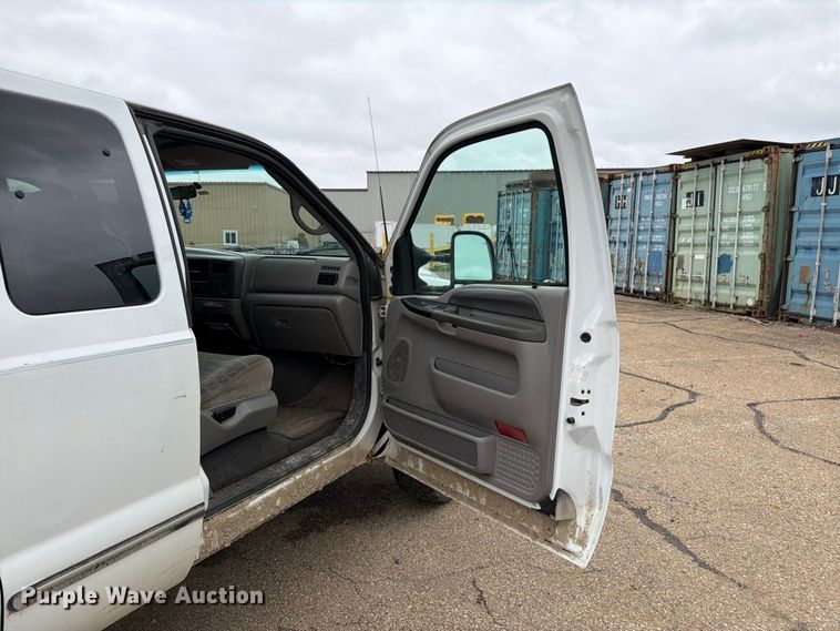 image for item FK3100 1999 Ford F250 Super Duty XLT Ext. Cab truck cab and chassis