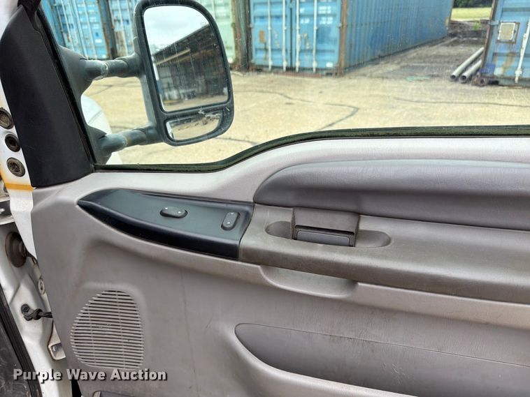 image for item FK3100 1999 Ford F250 Super Duty XLT Ext. Cab truck cab and chassis