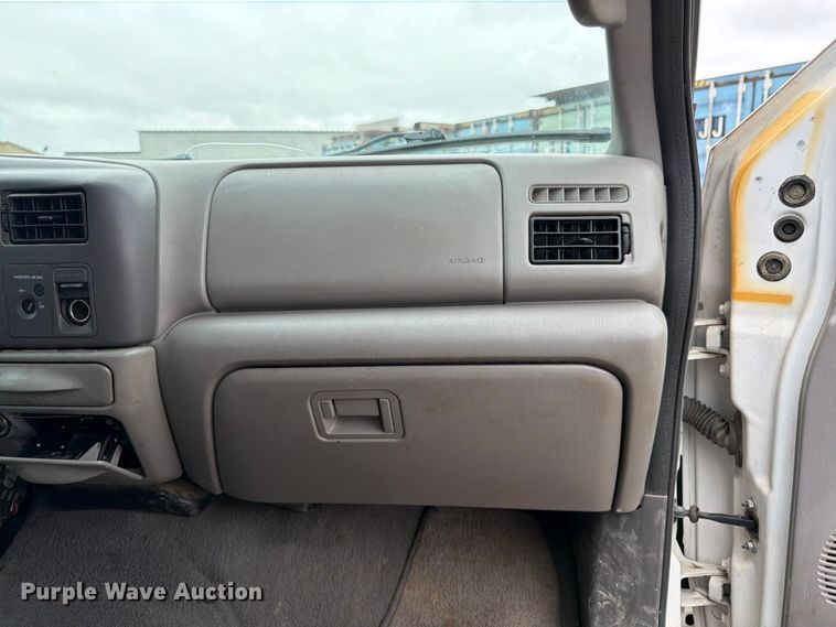 image for item FK3100 1999 Ford F250 Super Duty XLT Ext. Cab truck cab and chassis