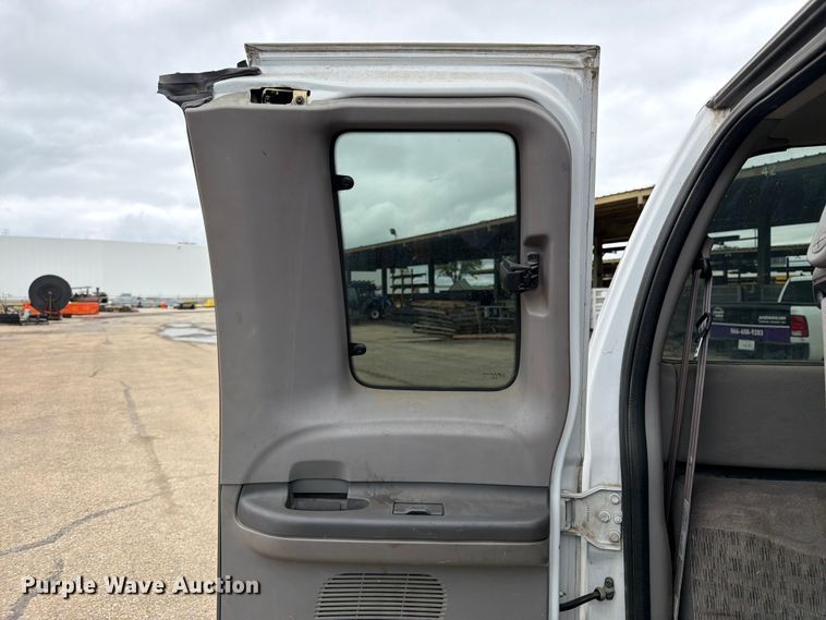 image for item FK3100 1999 Ford F250 Super Duty XLT Ext. Cab truck cab and chassis