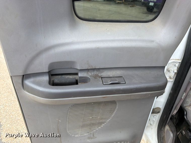 image for item FK3100 1999 Ford F250 Super Duty XLT Ext. Cab truck cab and chassis