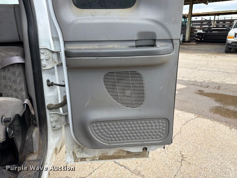 image for item FK3100 1999 Ford F250 Super Duty XLT Ext. Cab truck cab and chassis