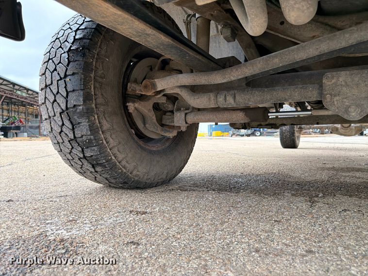 image for item FK3100 1999 Ford F250 Super Duty XLT Ext. Cab truck cab and chassis