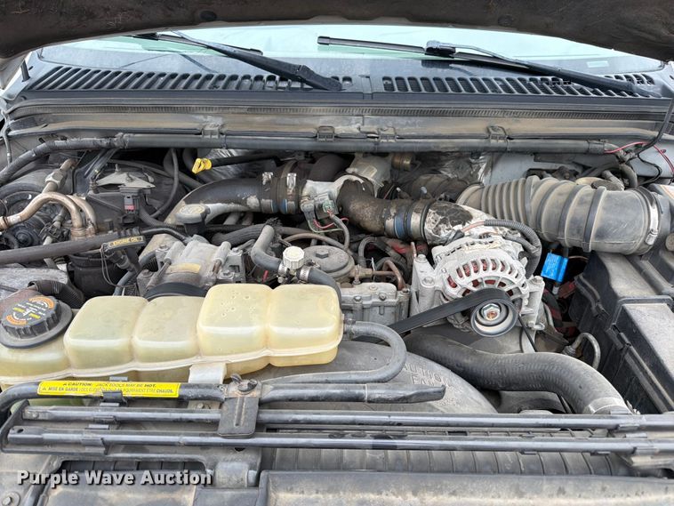 image for item FK3100 1999 Ford F250 Super Duty XLT Ext. Cab truck cab and chassis