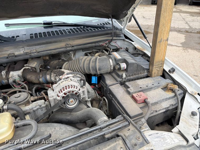 image for item FK3100 1999 Ford F250 Super Duty XLT Ext. Cab truck cab and chassis