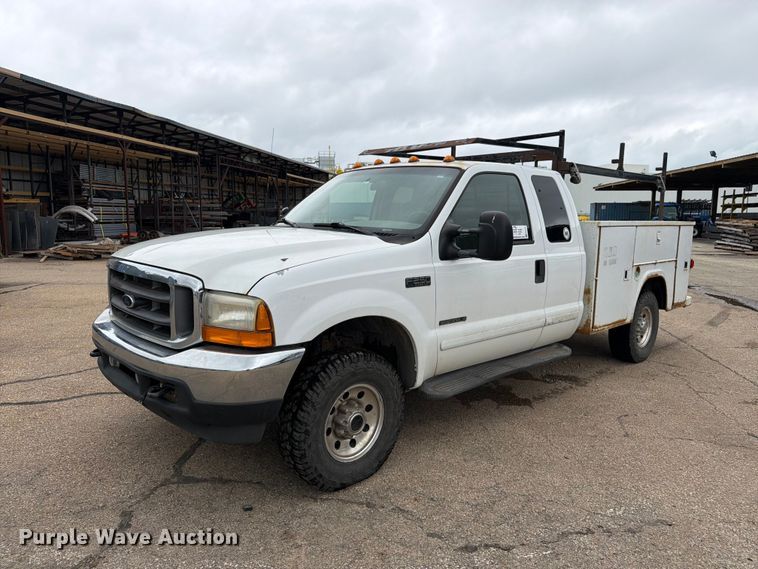 2001 Ford F250 Super Duty XL Ext. Cab utility bed pickup truck
