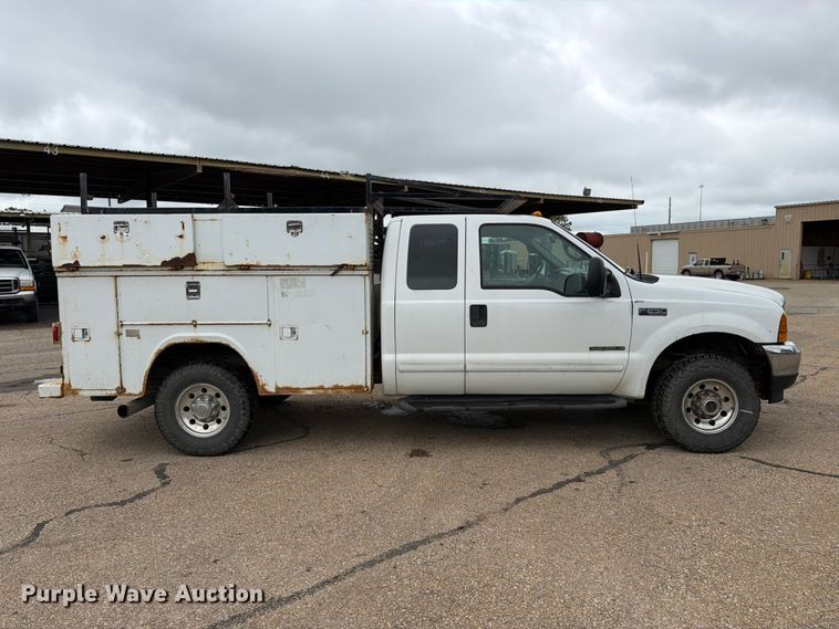 image for item FK3101 2001 Ford F250 Super Duty XL Ext. Cab utility bed pickup truck