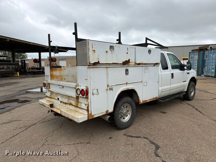 image for item FK3101 2001 Ford F250 Super Duty XL Ext. Cab utility bed pickup truck