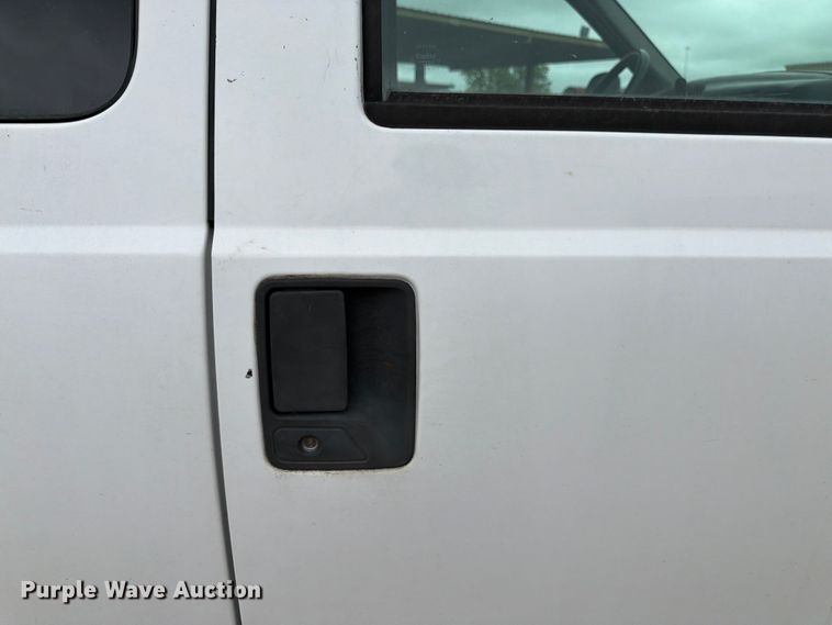 image for item FK3101 2001 Ford F250 Super Duty XL Ext. Cab utility bed pickup truck