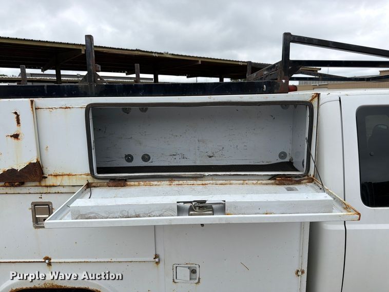 image for item FK3101 2001 Ford F250 Super Duty XL Ext. Cab utility bed pickup truck