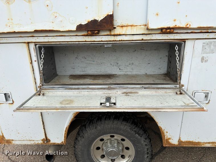 image for item FK3101 2001 Ford F250 Super Duty XL Ext. Cab utility bed pickup truck