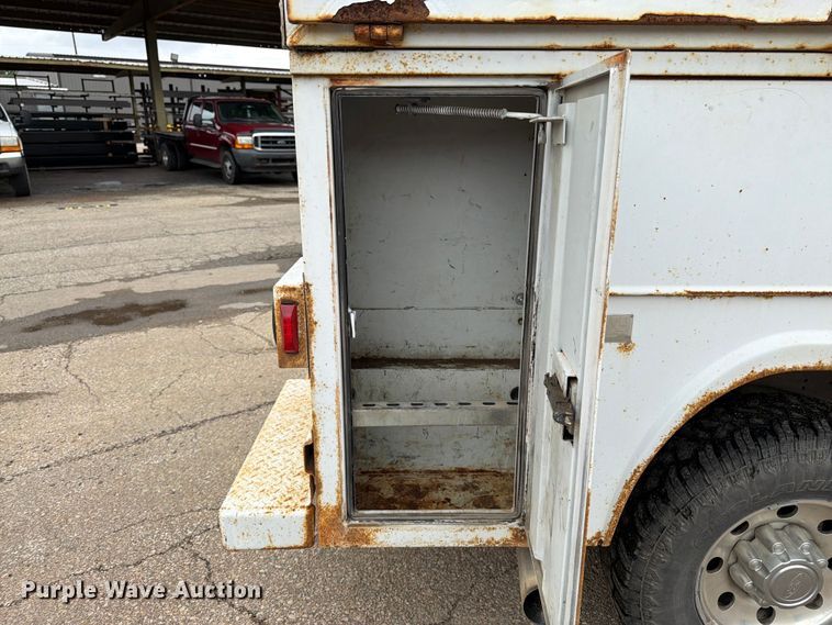 image for item FK3101 2001 Ford F250 Super Duty XL Ext. Cab utility bed pickup truck