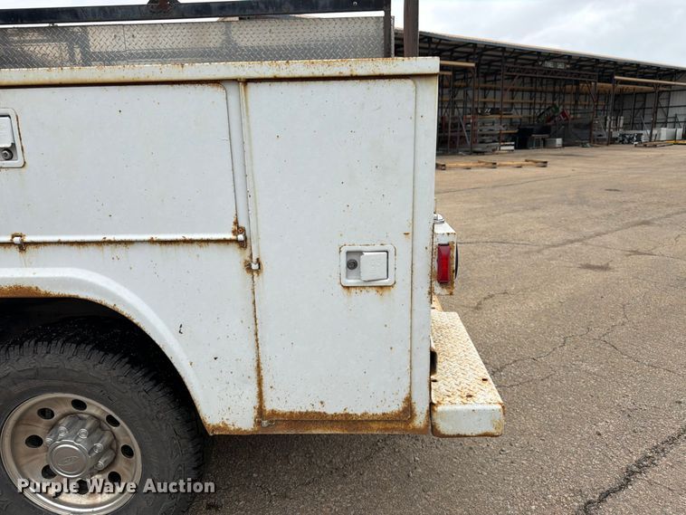 image for item FK3101 2001 Ford F250 Super Duty XL Ext. Cab utility bed pickup truck