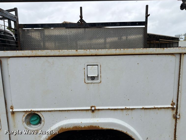 image for item FK3101 2001 Ford F250 Super Duty XL Ext. Cab utility bed pickup truck