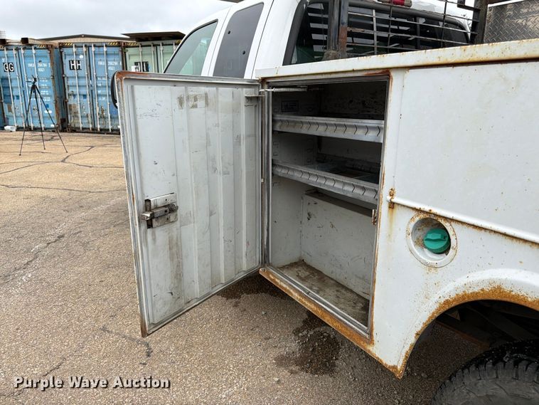 image for item FK3101 2001 Ford F250 Super Duty XL Ext. Cab utility bed pickup truck