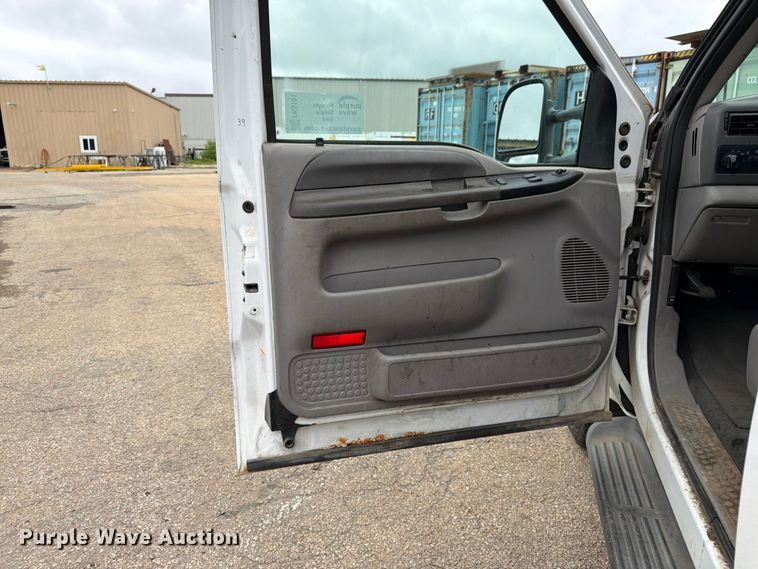 image for item FK3101 2001 Ford F250 Super Duty XL Ext. Cab utility bed pickup truck