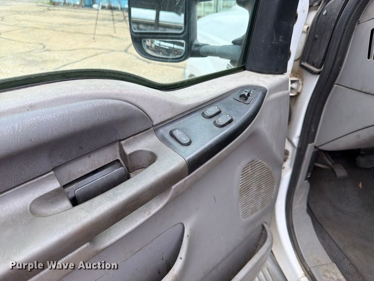 image for item FK3101 2001 Ford F250 Super Duty XL Ext. Cab utility bed pickup truck