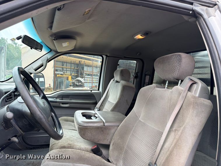 image for item FK3101 2001 Ford F250 Super Duty XL Ext. Cab utility bed pickup truck