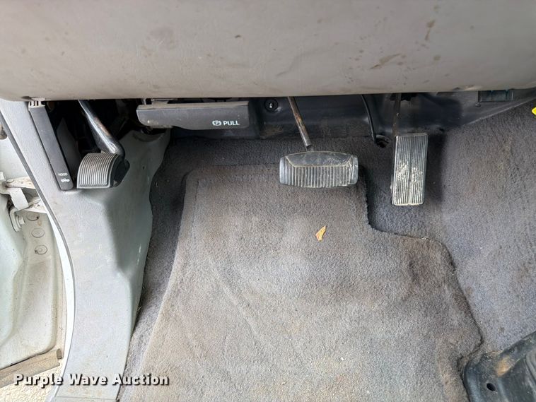 image for item FK3101 2001 Ford F250 Super Duty XL Ext. Cab utility bed pickup truck