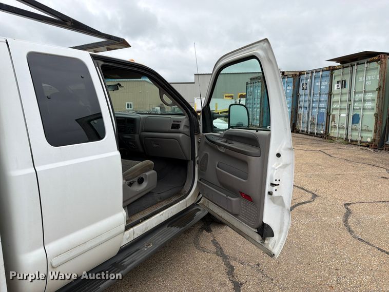 image for item FK3101 2001 Ford F250 Super Duty XL Ext. Cab utility bed pickup truck