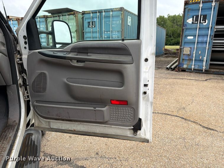 image for item FK3101 2001 Ford F250 Super Duty XL Ext. Cab utility bed pickup truck