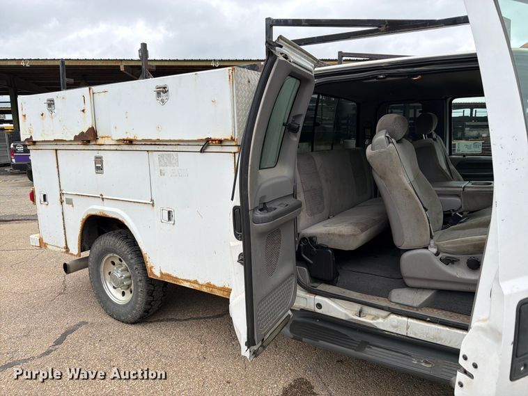 image for item FK3101 2001 Ford F250 Super Duty XL Ext. Cab utility bed pickup truck