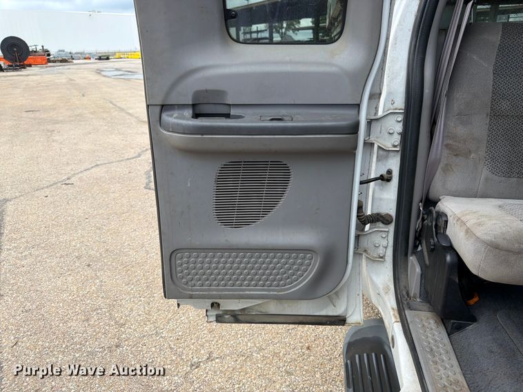 image for item FK3101 2001 Ford F250 Super Duty XL Ext. Cab utility bed pickup truck