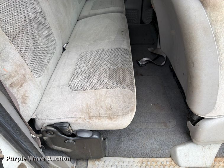 image for item FK3101 2001 Ford F250 Super Duty XL Ext. Cab utility bed pickup truck