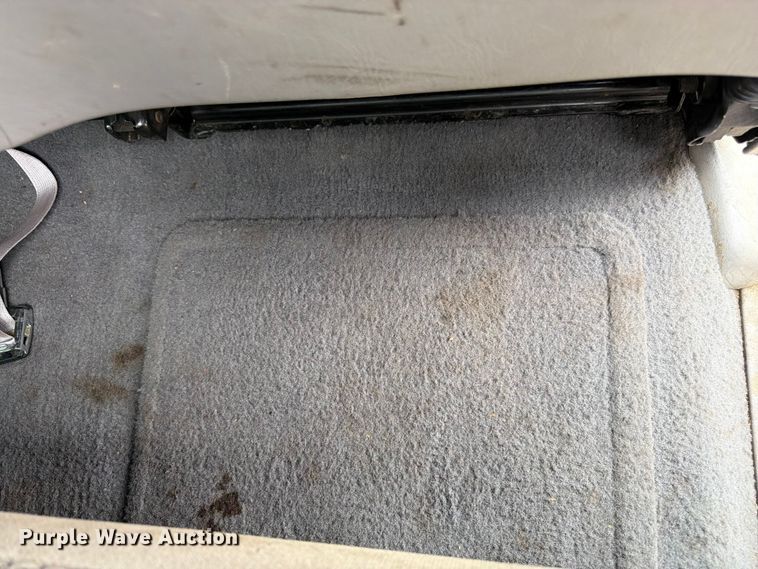image for item FK3101 2001 Ford F250 Super Duty XL Ext. Cab utility bed pickup truck