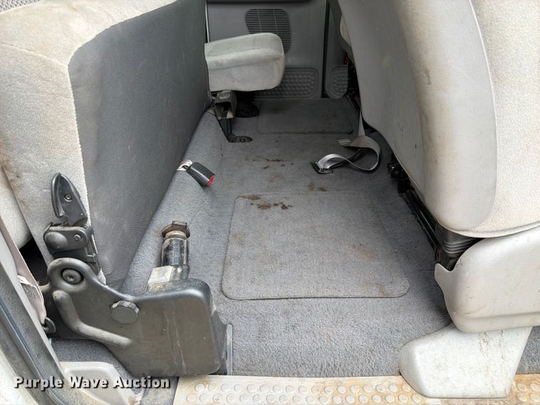 image for item FK3101 2001 Ford F250 Super Duty XL Ext. Cab utility bed pickup truck