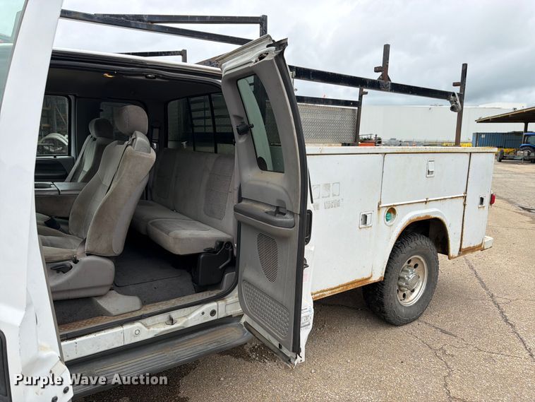 image for item FK3101 2001 Ford F250 Super Duty XL Ext. Cab utility bed pickup truck