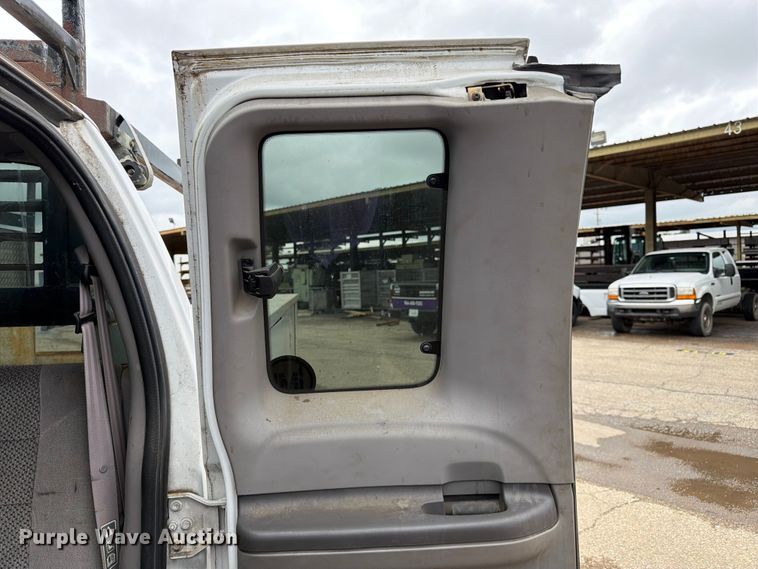 image for item FK3101 2001 Ford F250 Super Duty XL Ext. Cab utility bed pickup truck