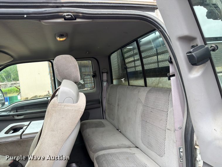 image for item FK3101 2001 Ford F250 Super Duty XL Ext. Cab utility bed pickup truck