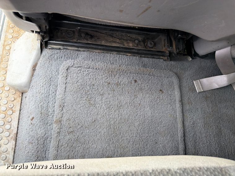 image for item FK3101 2001 Ford F250 Super Duty XL Ext. Cab utility bed pickup truck