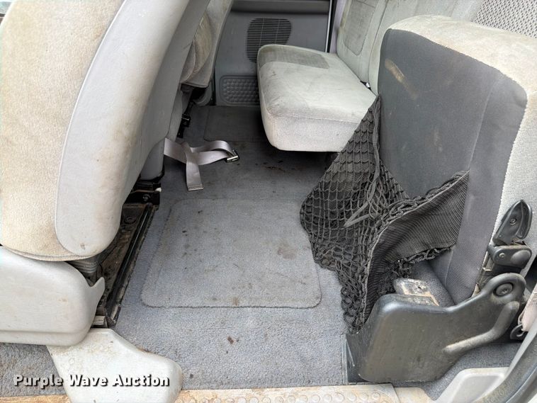 image for item FK3101 2001 Ford F250 Super Duty XL Ext. Cab utility bed pickup truck