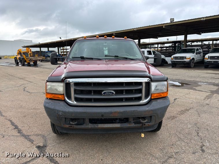 image for item FK3102 2001 Ford F350 Super Duty Crew Cab flatbed pickup truck