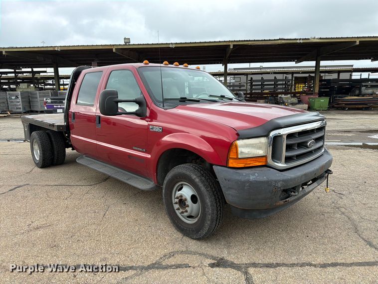 image for item FK3102 2001 Ford F350 Super Duty Crew Cab flatbed pickup truck