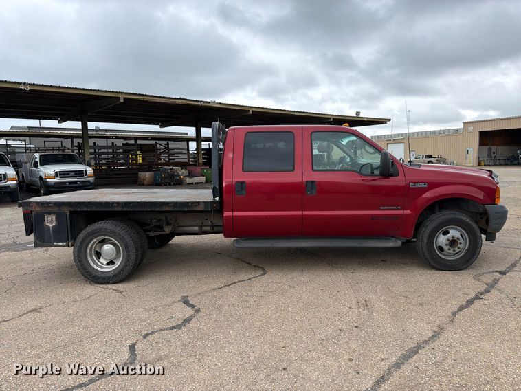 image for item FK3102 2001 Ford F350 Super Duty Crew Cab flatbed pickup truck