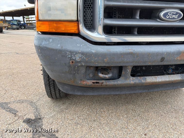 image for item FK3102 2001 Ford F350 Super Duty Crew Cab flatbed pickup truck