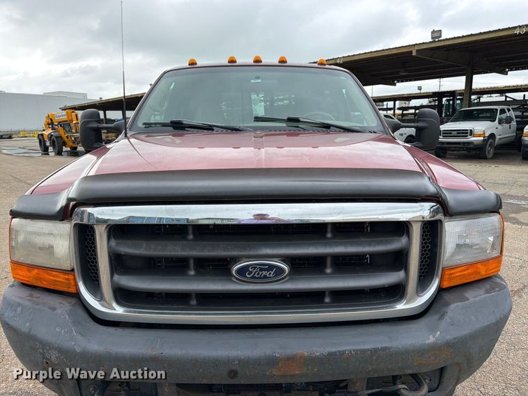 image for item FK3102 2001 Ford F350 Super Duty Crew Cab flatbed pickup truck