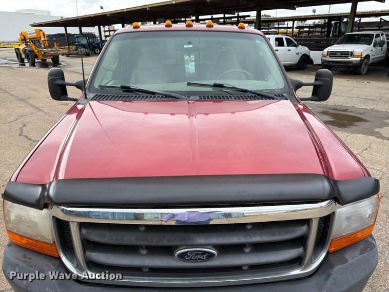 image for item FK3102 2001 Ford F350 Super Duty Crew Cab flatbed pickup truck