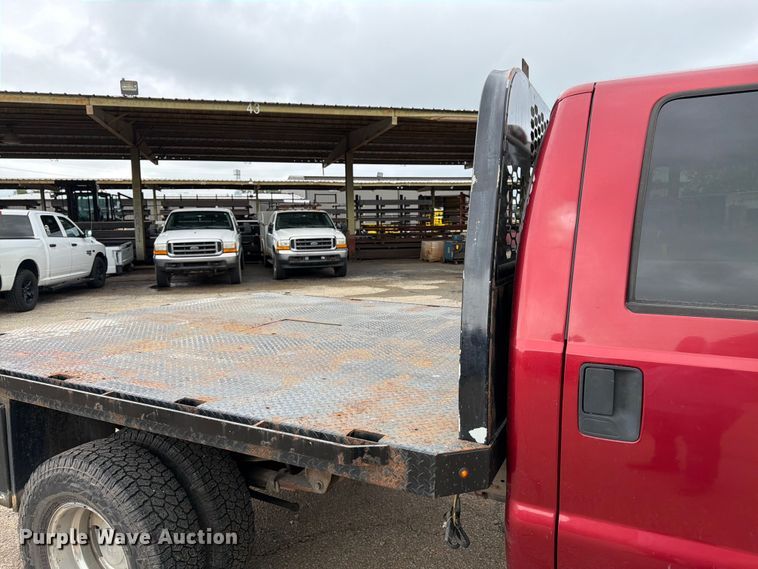 image for item FK3102 2001 Ford F350 Super Duty Crew Cab flatbed pickup truck