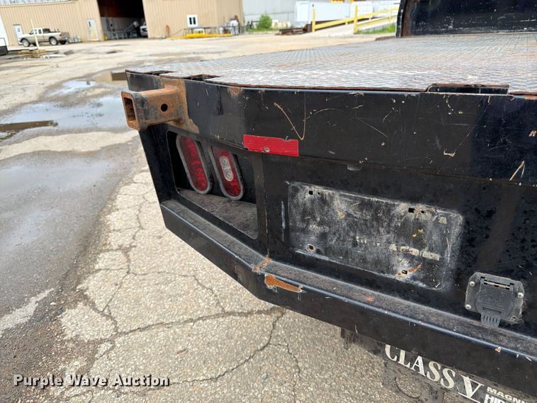 image for item FK3102 2001 Ford F350 Super Duty Crew Cab flatbed pickup truck